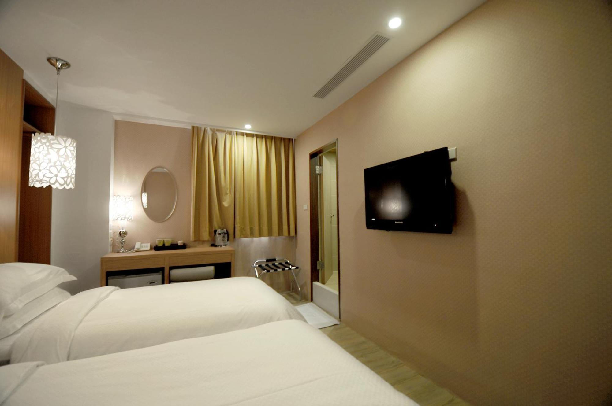 The Riverside Hotel Hengchun South Gate Room photo