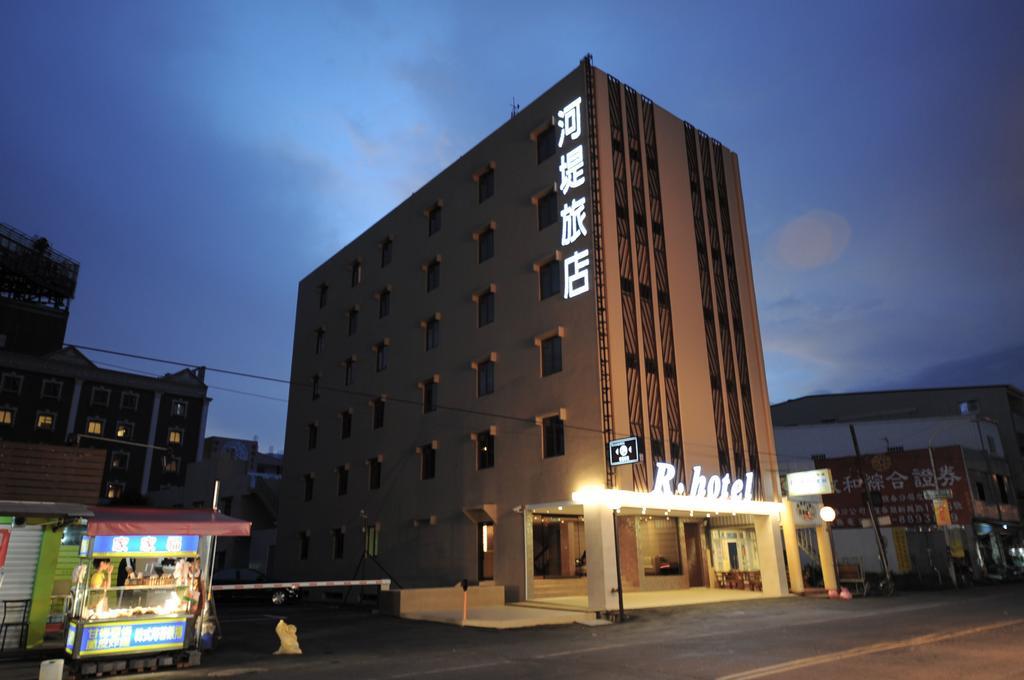 The Riverside Hotel Hengchun South Gate Exterior photo